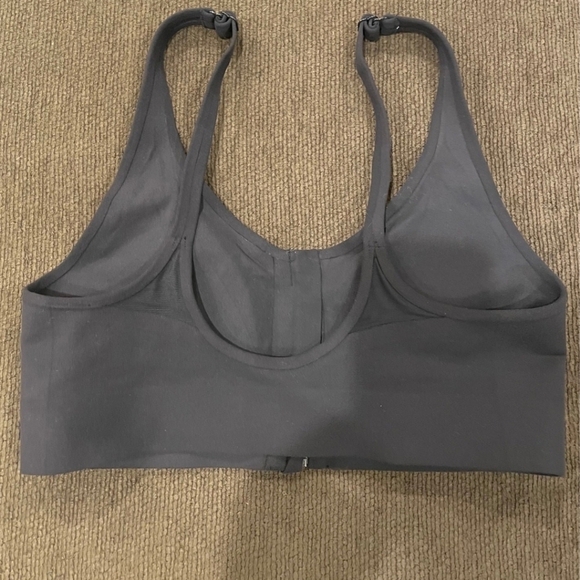 Athleta Empower II Bra size Medium in Black - Picture 3 of 3